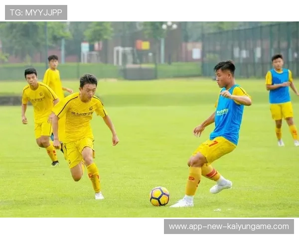 青训教练分享训练心得，强调基本功重要性，青训的重要性