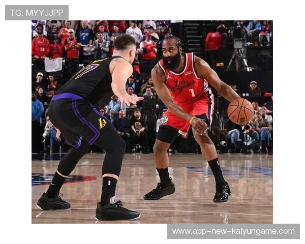 难救主！哈登29+7+8但7失误，快船主场119-120憾负热火，哈登打快船数据