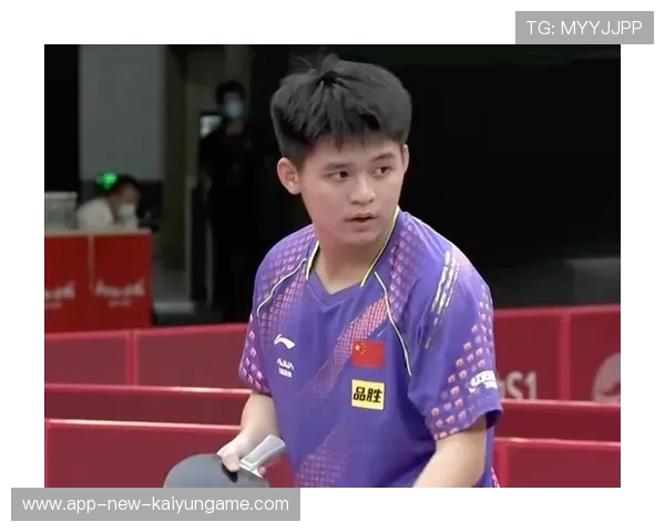 中国男篮青训再出天才：16岁小将身高已达215厘米，运动能力惊人。